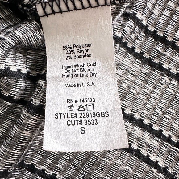 W5 Anthropologie Textured Black White Womens Top Tassle Fringe Hem Sz S Boho - Picture 6 of 6